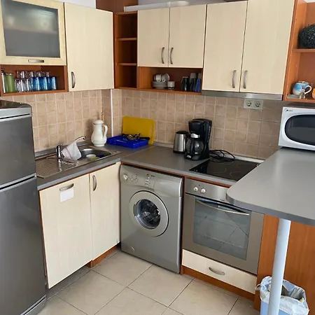 아파트 Lovely 3 Bedroom Flat - Ravda Sun Sea 2 *